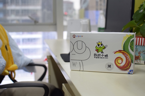 7微跑小蛙体感游戏机产品包装.JPG