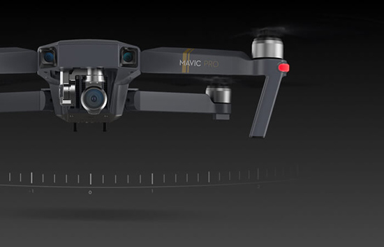 MAVIC,御万物之律,游无疆境界。4K超高清视频,广阔视野,清晰呈现。两套传感器,可靠性更高。捕捉更远的风景,看见世界。宇宙万象,尽在掌握。身临其境的飞行体验,更持久,更尽兴。 MAVIC 机身设计 飞机折叠后尺寸为83*83*198mm(高*宽*长),重量743g(包括云台罩) 机身设计 FlightAutonomy Mavic配备FlightAutonomy系统实现避障和精准悬停飞行,该系统由五目视觉、GPS/GLONASS双模卫星定位系统、超声波模组、传感器冗余和24个高性能计算内核器紧密协作